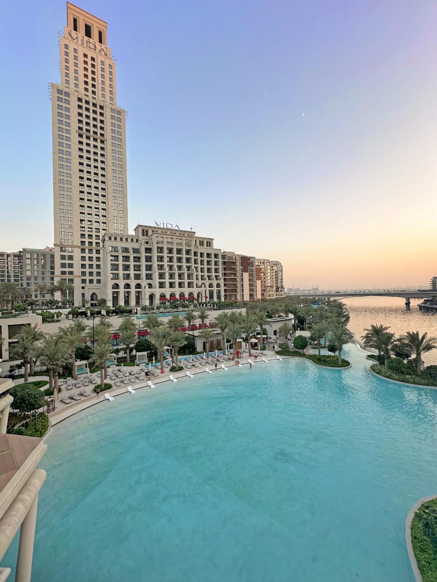 Vayk - Stunning 1 Bd With Breathtaking Views * Dubai