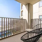 Vayk - Stunning 1 Bd With Breathtaking Views