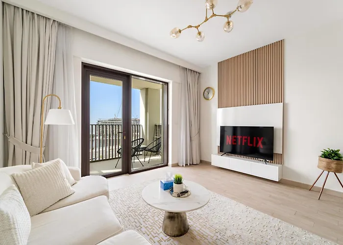 Vayk - Stunning 1 Bd With Breathtaking Views