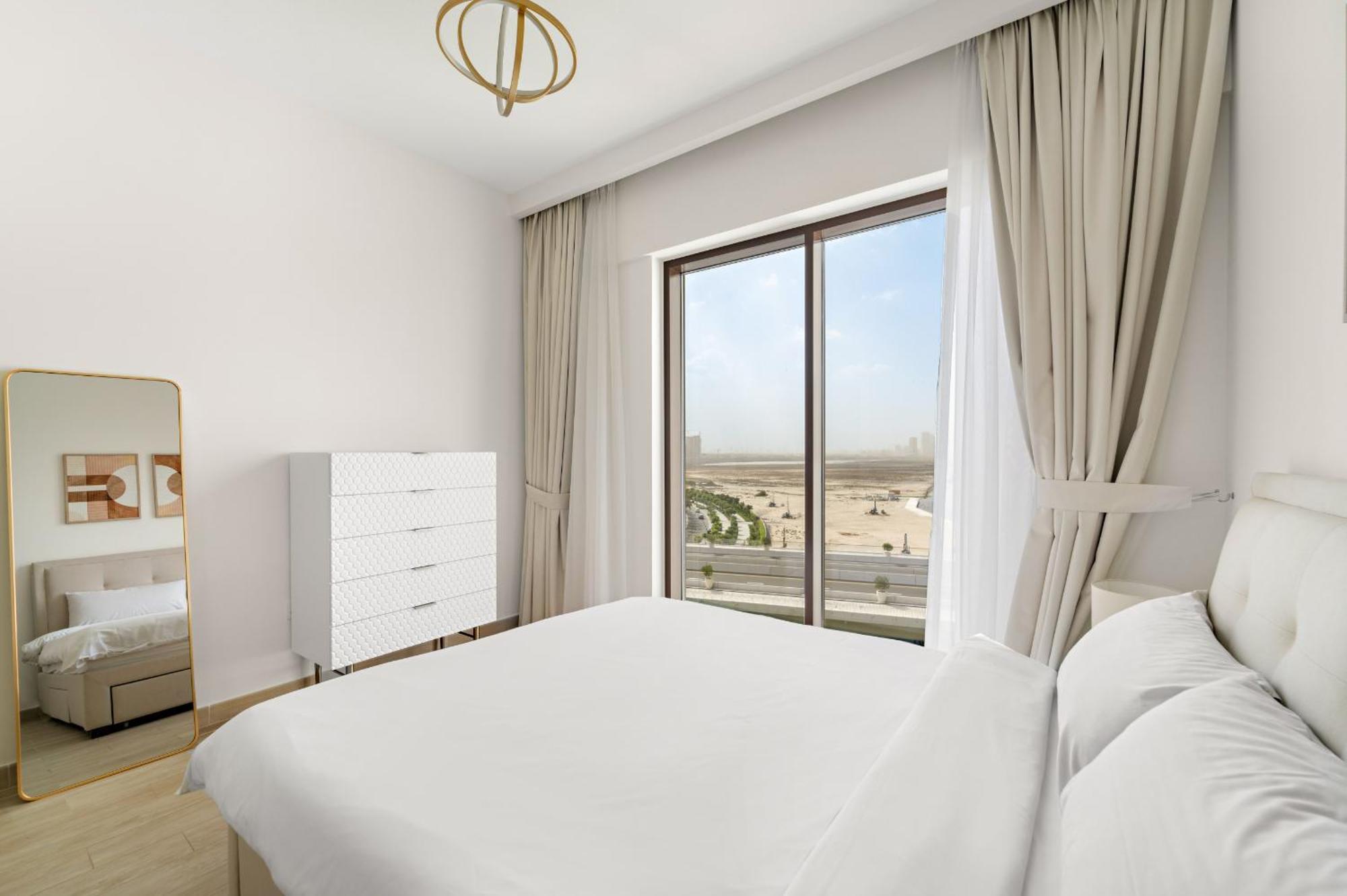 Vayk - Stunning 1 Bd With Breathtaking Views *