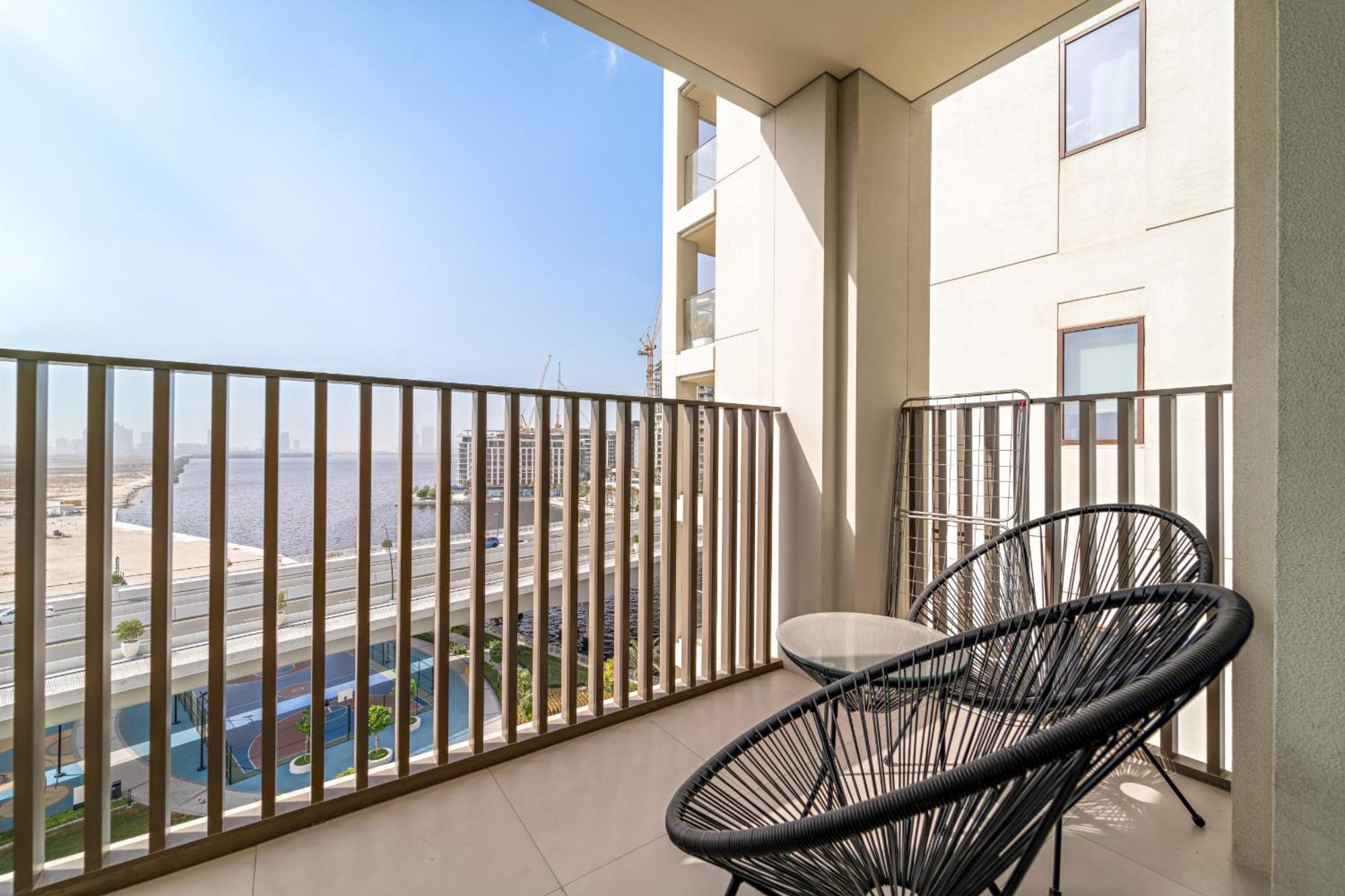 Vayk - Stunning 1 Bd With Breathtaking Views