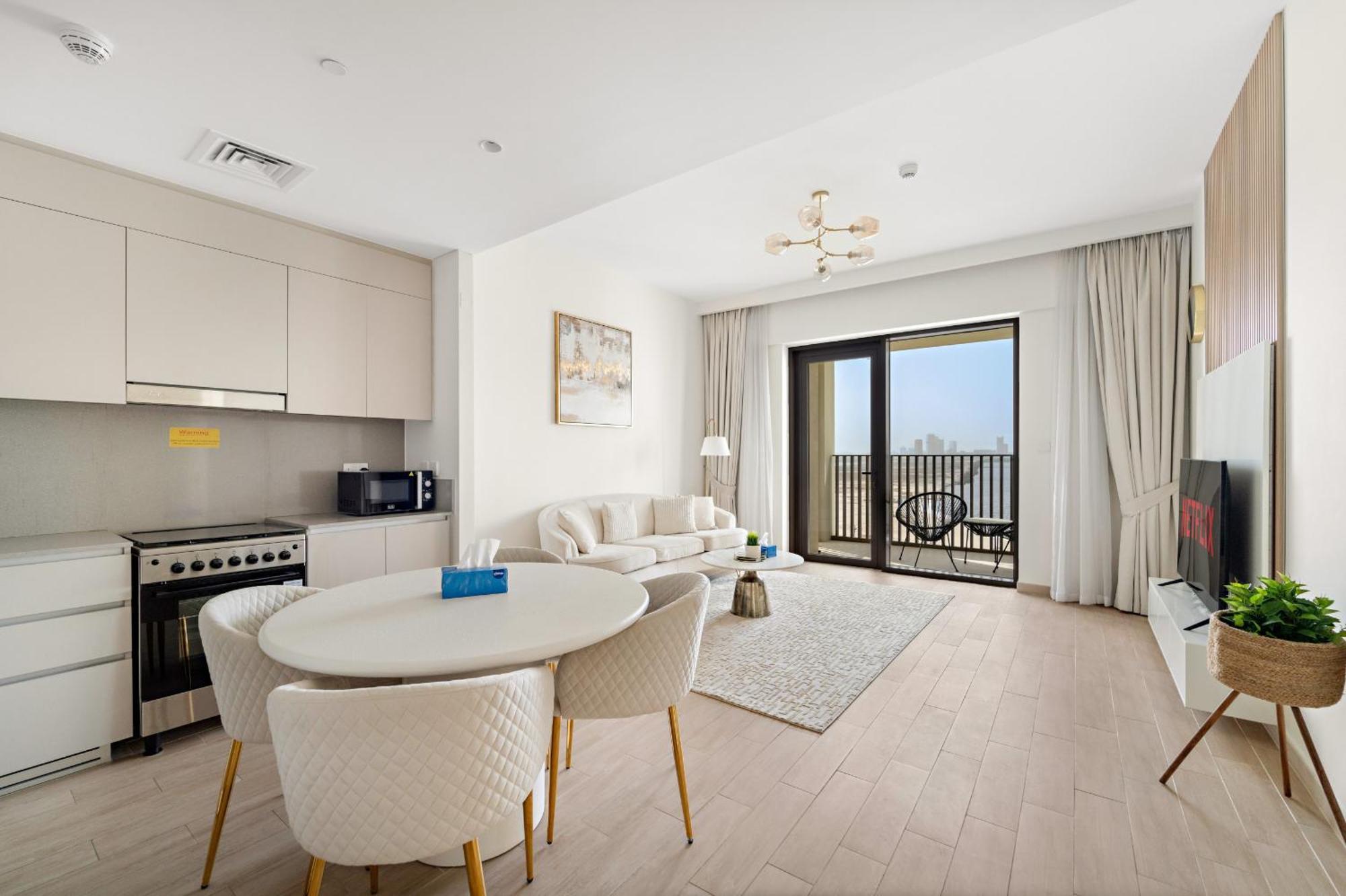 Vayk - Stunning 1 Bd With Breathtaking Views * Dubai