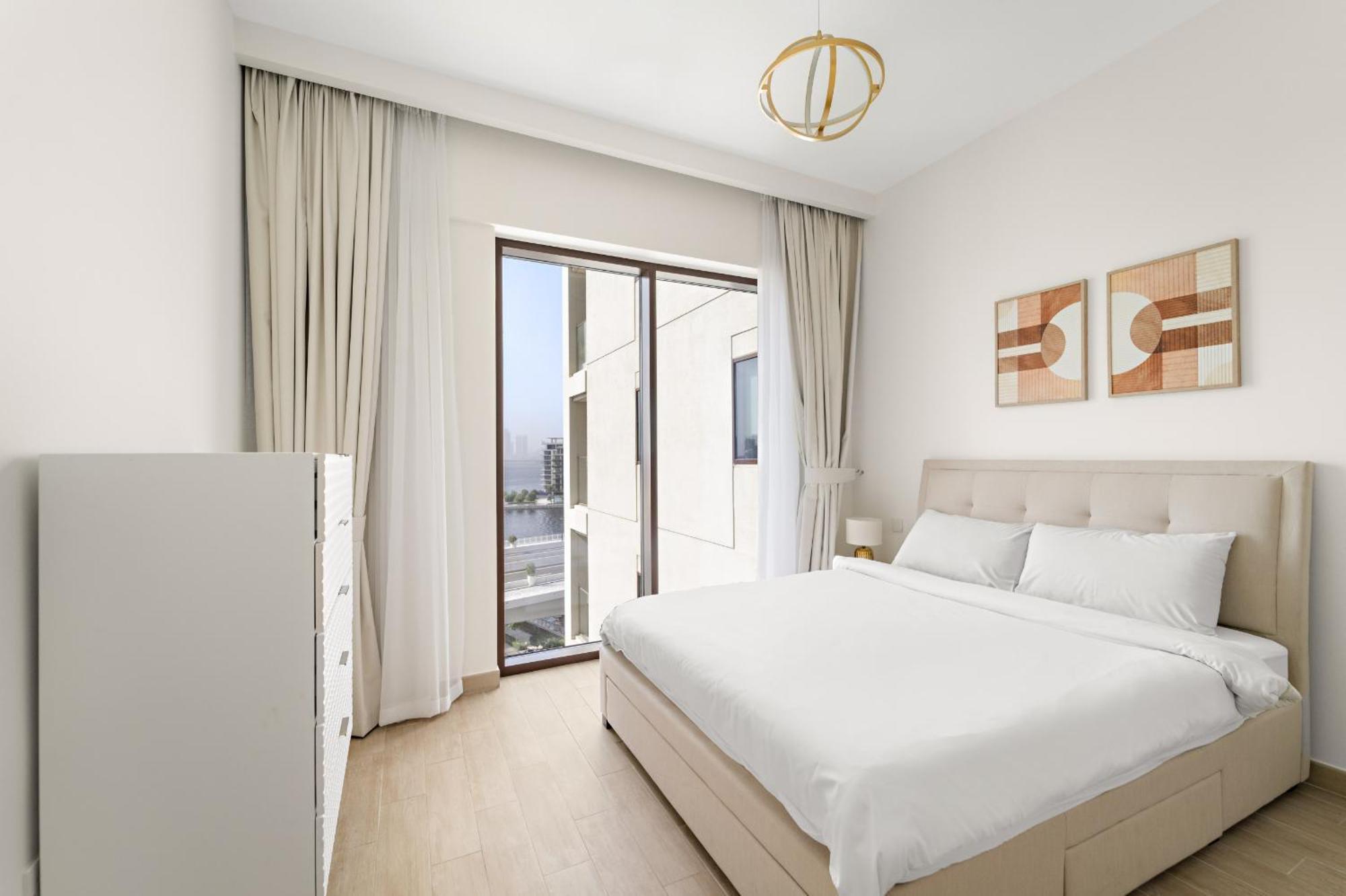 Vayk - Stunning 1 Bd With Breathtaking Views *
